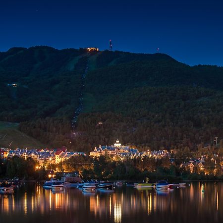 Hotel Fairmont Tremblant Esterno foto The town of Lake Tahoe at night