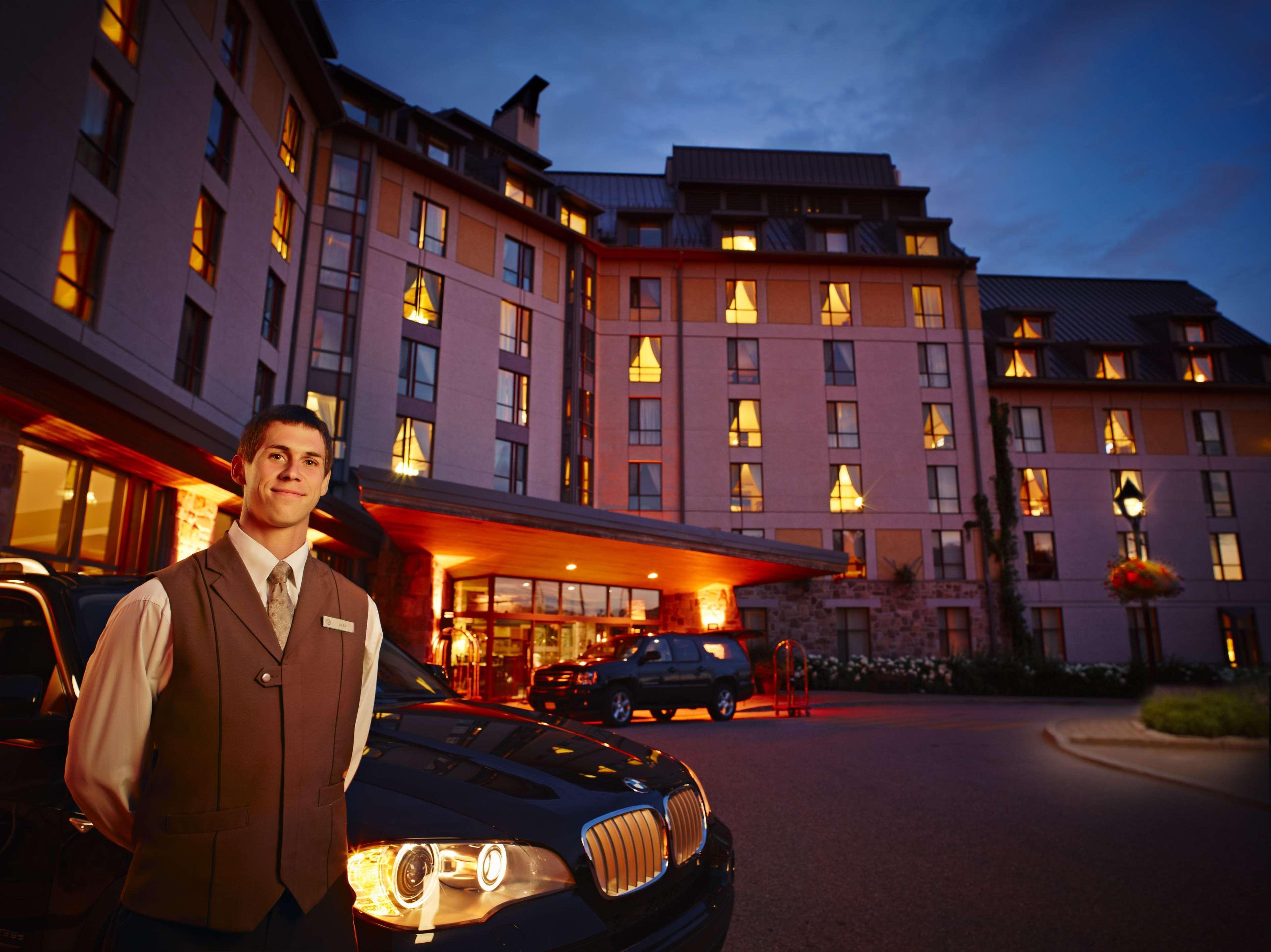 Hotel Fairmont Tremblant Esterno foto The River Lee Hotel