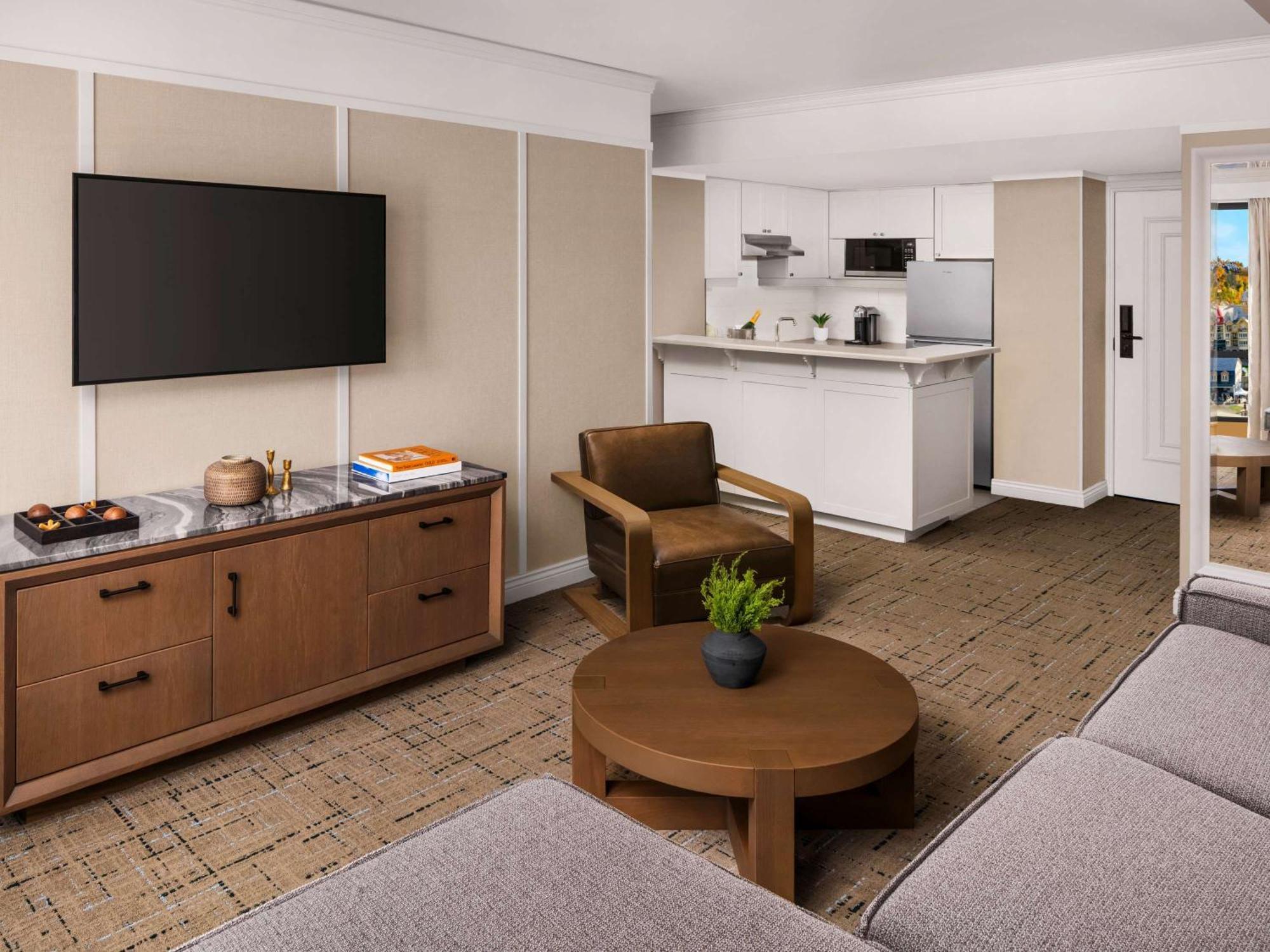 Hotel Fairmont Tremblant Esterno foto A living room at the West Hollywood hotel