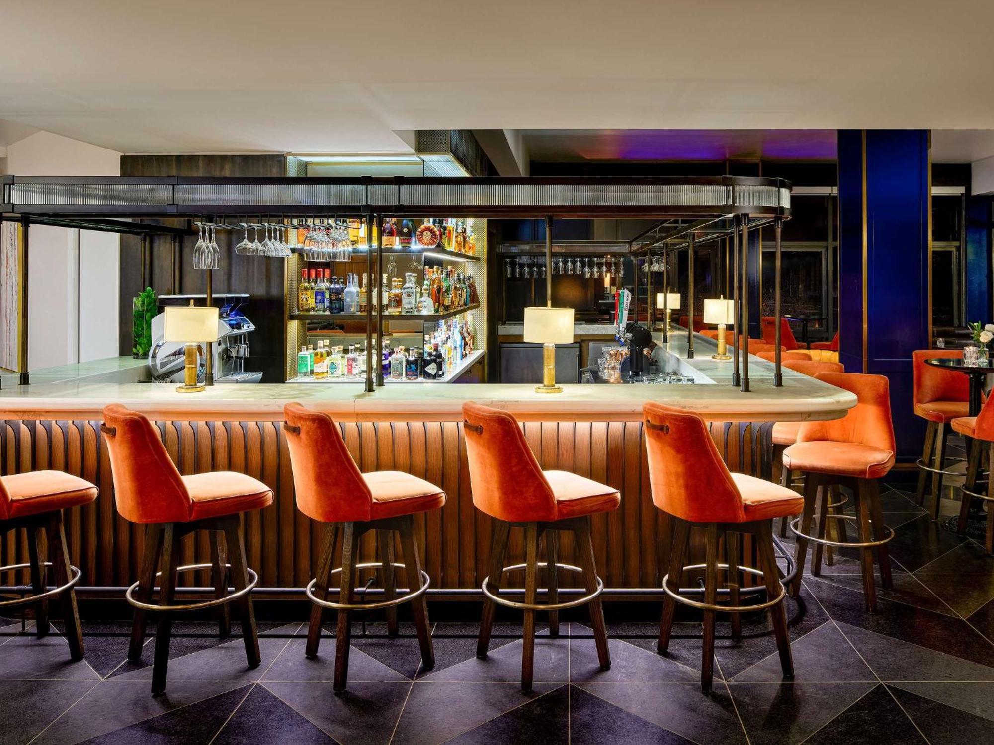 Hotel Fairmont Tremblant Esterno foto The bar at the 1905 Lounge