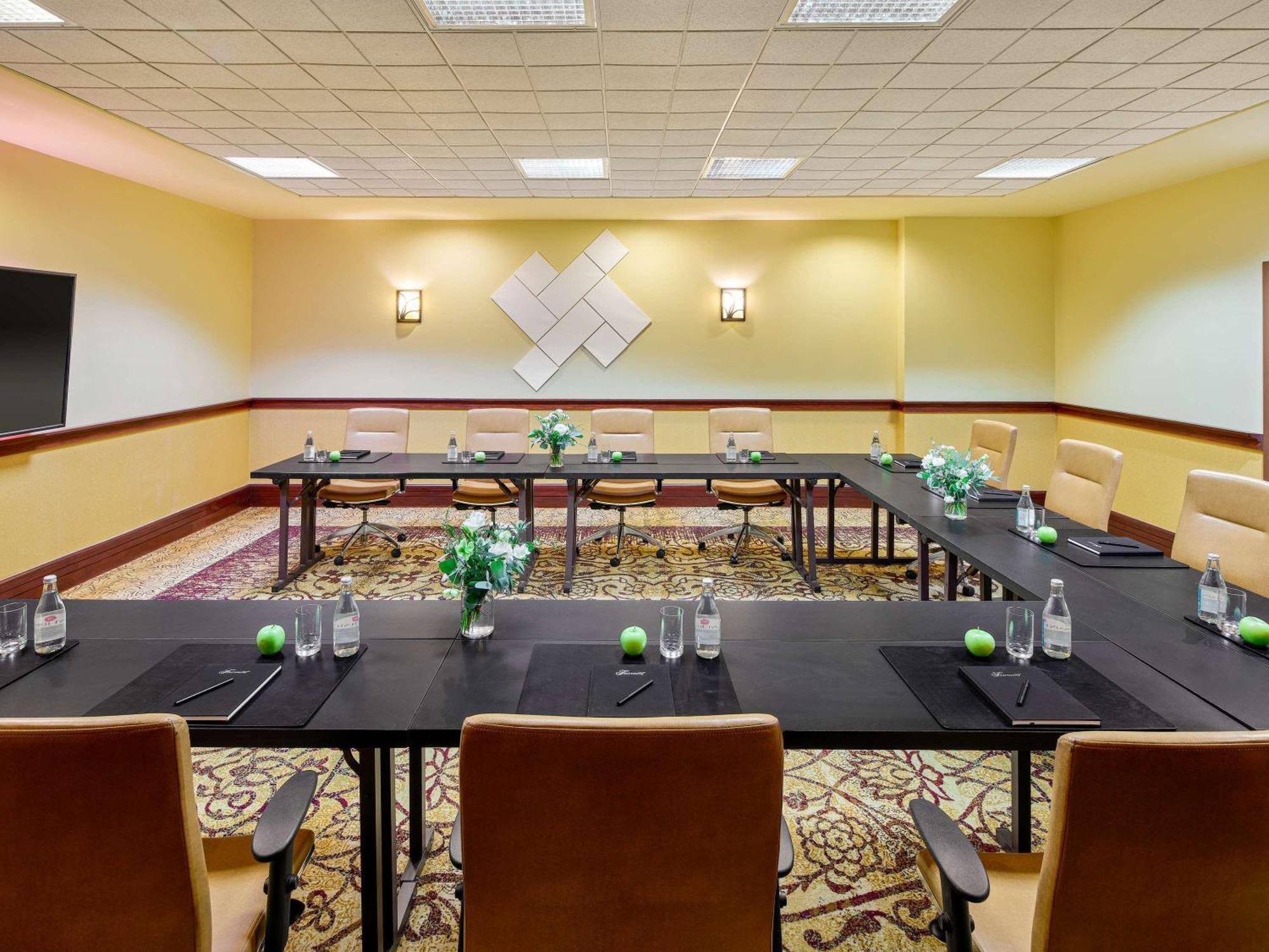 Hotel Fairmont Tremblant Esterno foto Meeting room