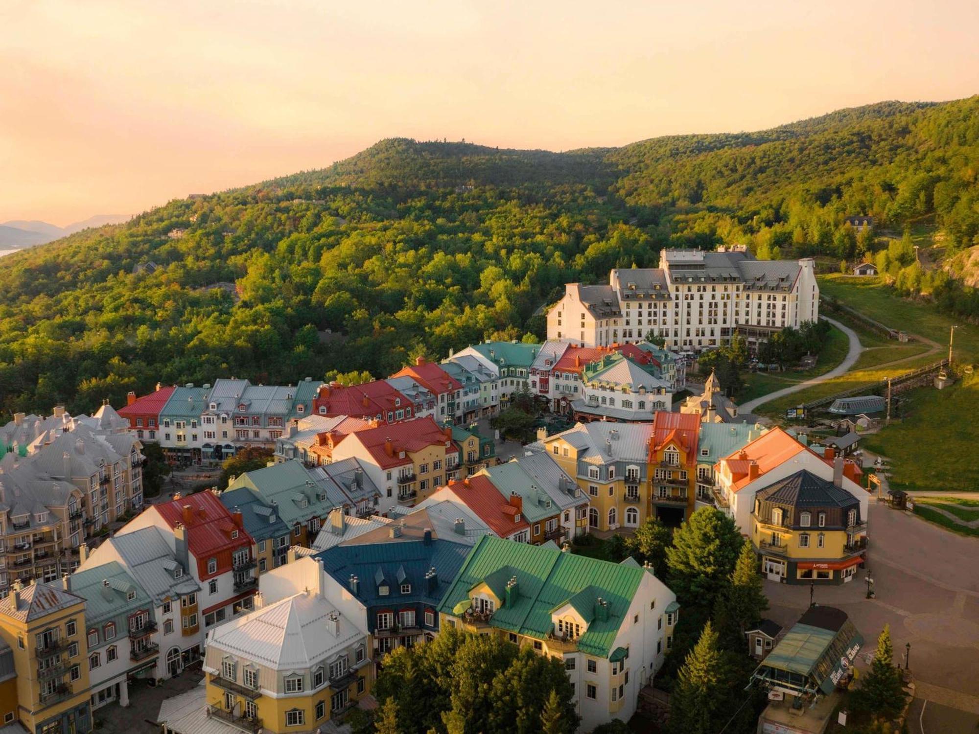 Hotel Fairmont Tremblant Esterno foto